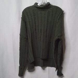 GILLI DISTRESSED DETAIL HUNTER GREEN TEXTURED TURTLENECK SWEATER SIZE M